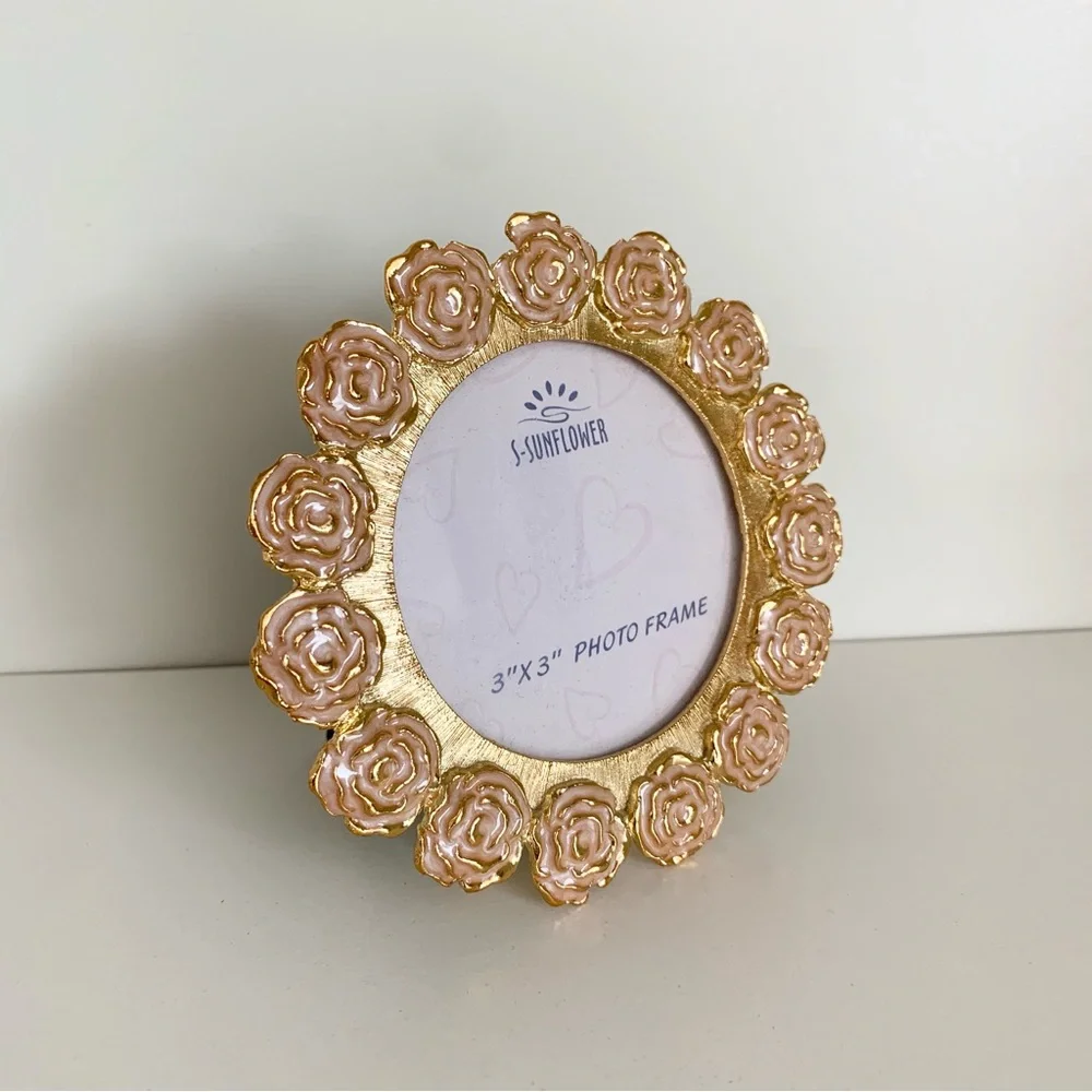 NWOT Vintage gold enamel rose photo frame